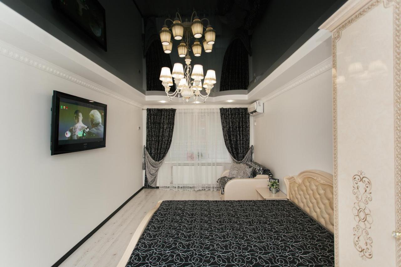 De LUXE Apartments Centr Illinskaya Sumy Exteriör bild