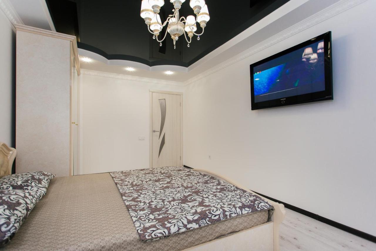 De LUXE Apartments Centr Illinskaya Sumy Exteriör bild