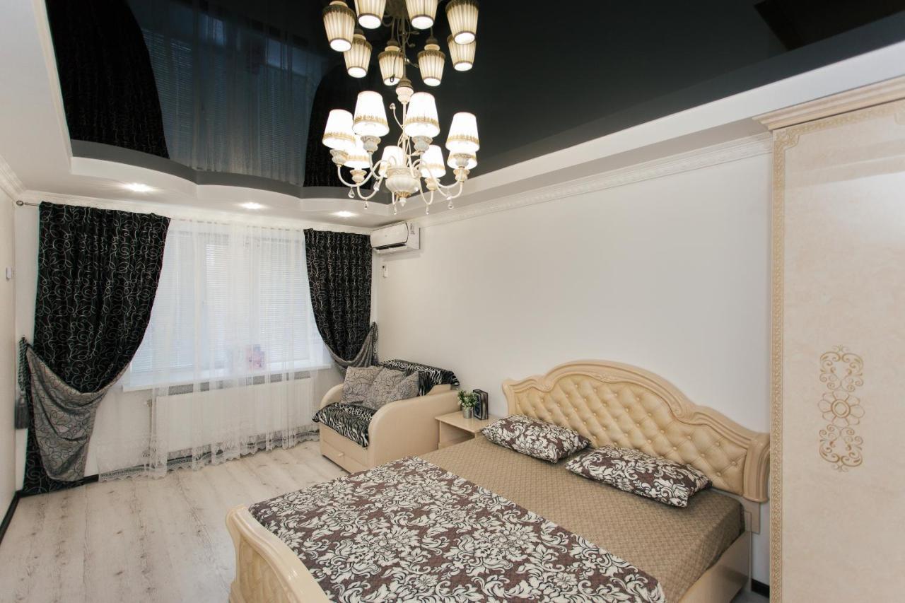 De LUXE Apartments Centr Illinskaya Sumy Exteriör bild