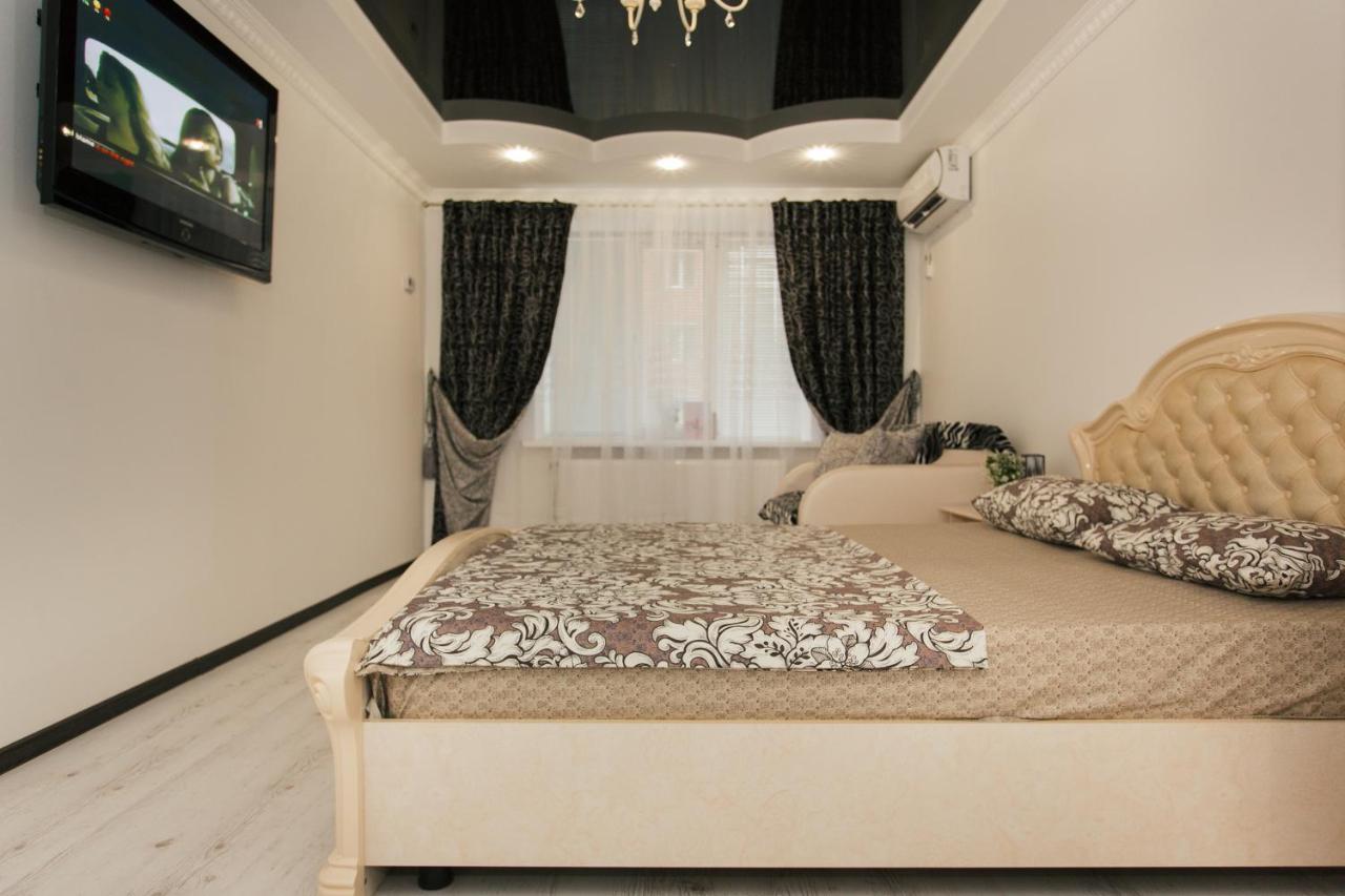 De LUXE Apartments Centr Illinskaya Sumy Exteriör bild