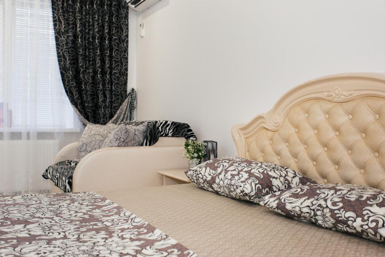 De LUXE Apartments Centr Illinskaya Sumy Exteriör bild