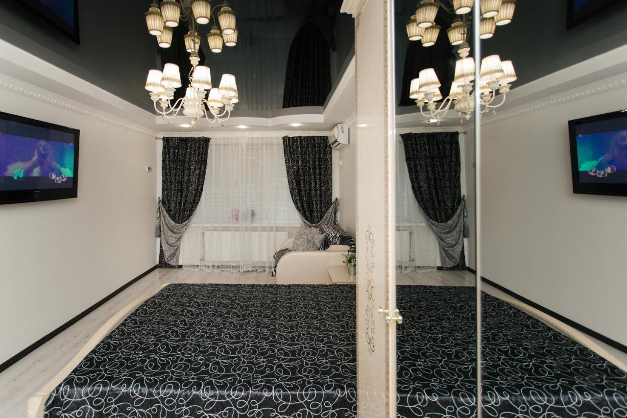 De LUXE Apartments Centr Illinskaya Sumy Exteriör bild